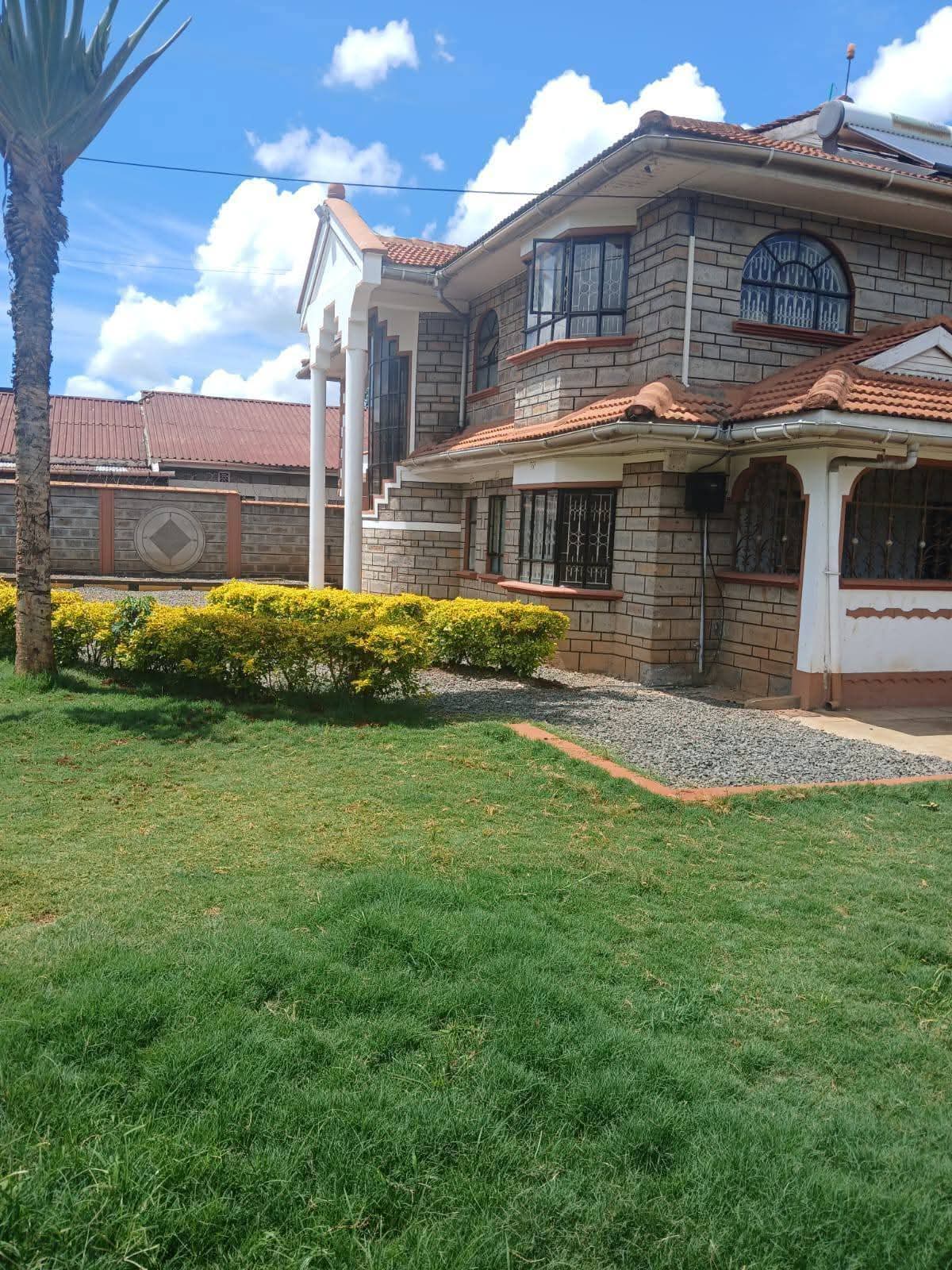 Elegant 5 Bedroom House + DSQ To Let — Membley Estate