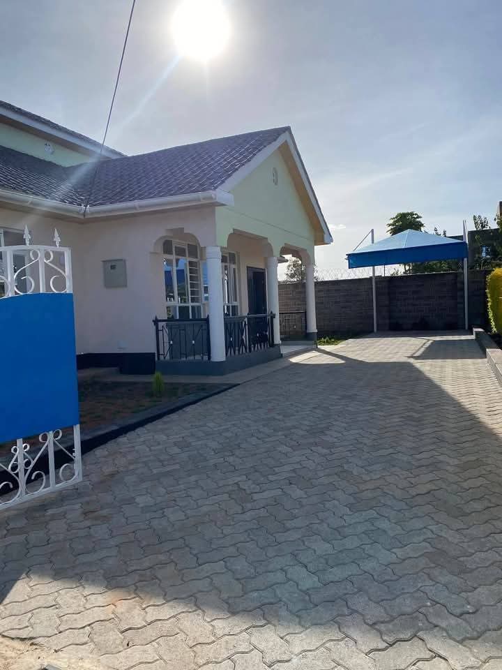 3 Bedroom Bungalow For Sale — Joska