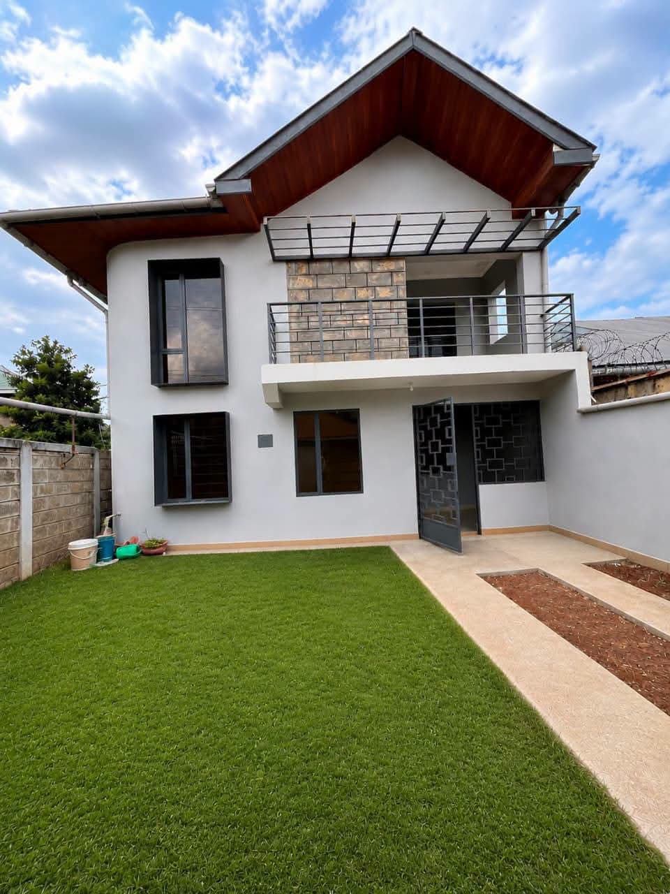 Spacious 6 Bedroom Maisonette To Let — Utawala Benedicta